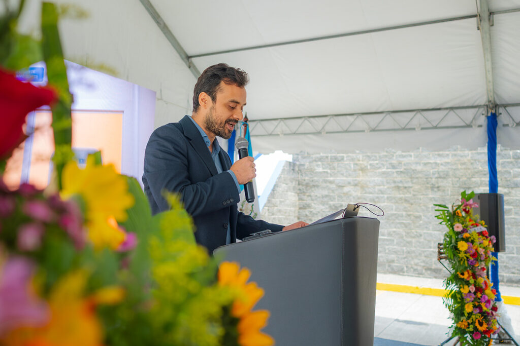 03 - Foto - Lanzamiento planta Pharmalat CAES