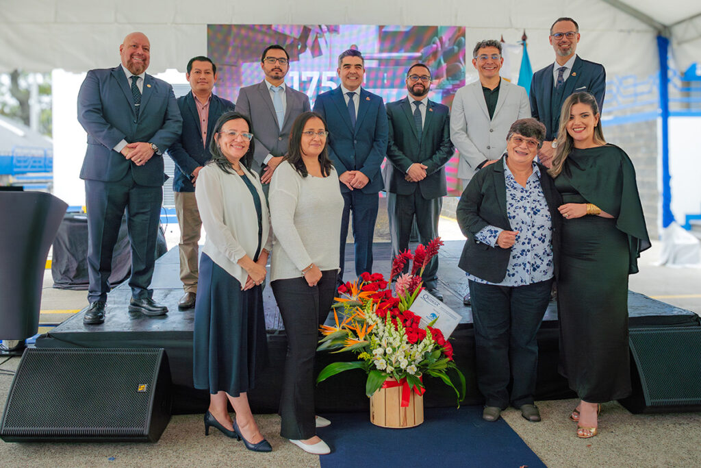 07 - Foto - Lanzamiento planta Pharmalat CAES