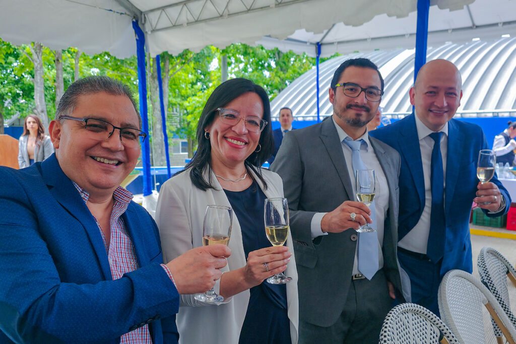 10 - Foto - Lanzamiento planta Pharmalat CAES