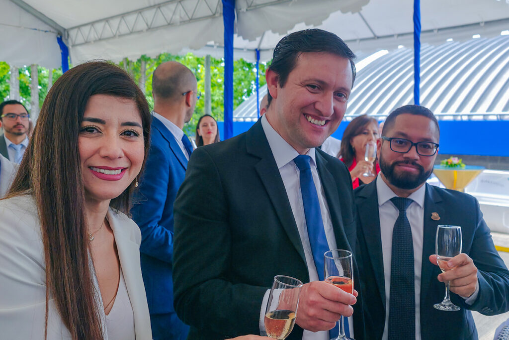 11 - Foto - Lanzamiento planta Pharmalat CAES